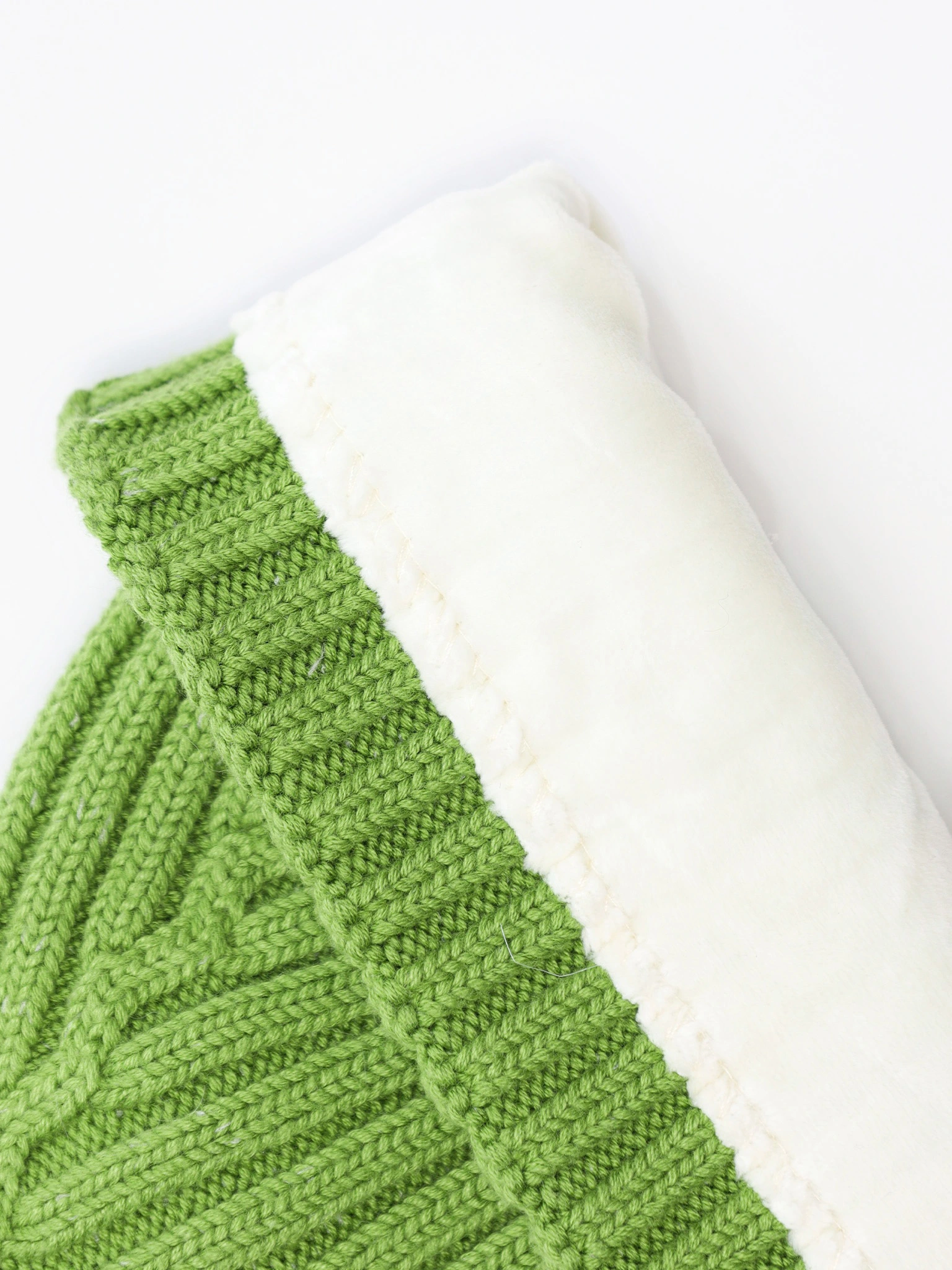 Шапка-бини из смесовой вискозы с отворотом на подкладе в ассортименте